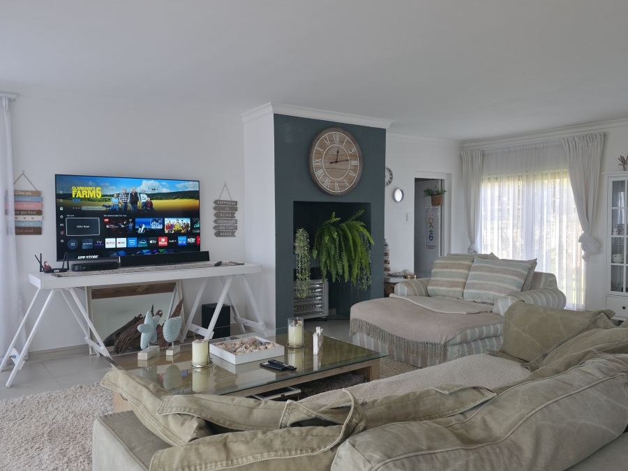 3 Bedroom Property for Sale in Wavecrest Eastern Cape